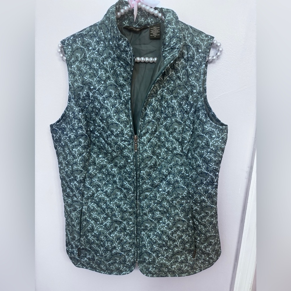 Eddie Bauer Antler patterned Women's winter Vest Size: small